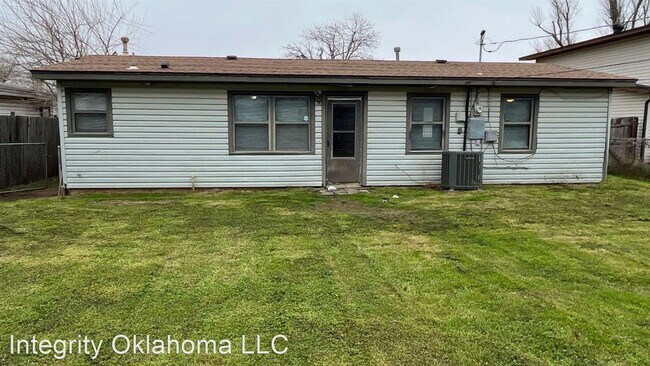 Building Photo - 3 br, 1 bath House - 6016 Southeast 6th St...