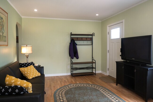 Building Photo - 1456 McKinley Ct