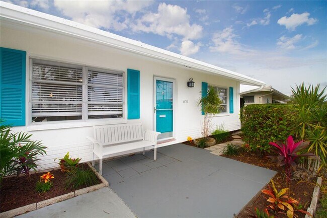 Foto del edificio - 4470 Mainlands Blvd W