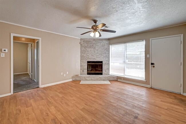 Building Photo - 4739 Parkland St