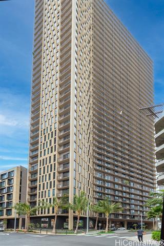 Building Photo - 987 Queen St