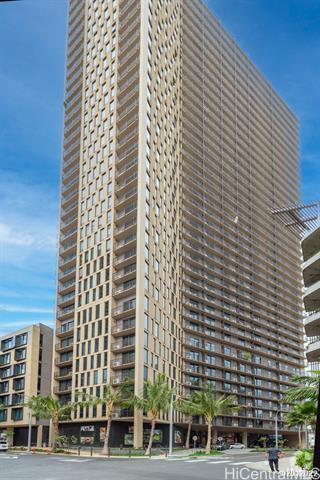 Building Photo - 987 Queen St