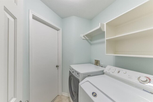 Building Photo - 5643 Bear Meadow Ln