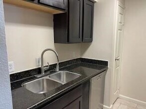 Building Photo - 12500 Sandpiper Dr
