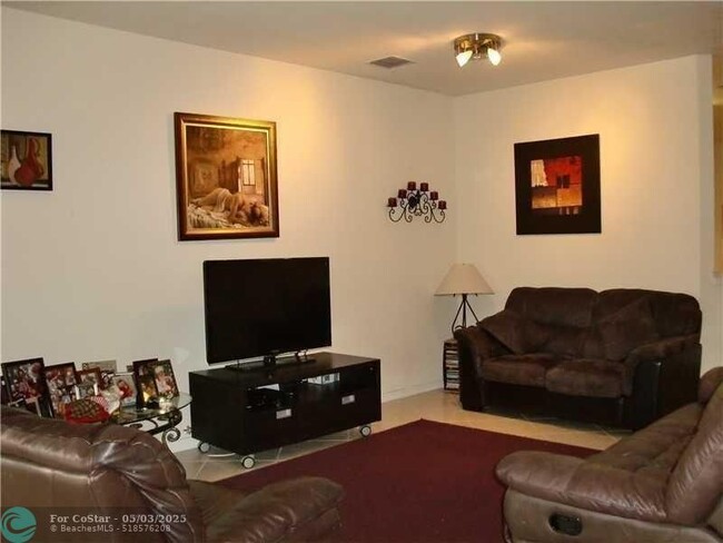 Foto del edificio - 4388 SW 132nd Wy