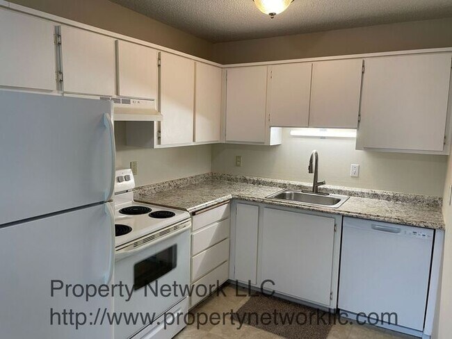 Foto del edificio - Gresham 2 Bedroom Condo with Garage