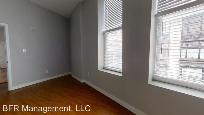 Building Photo - 126 N Liberty St