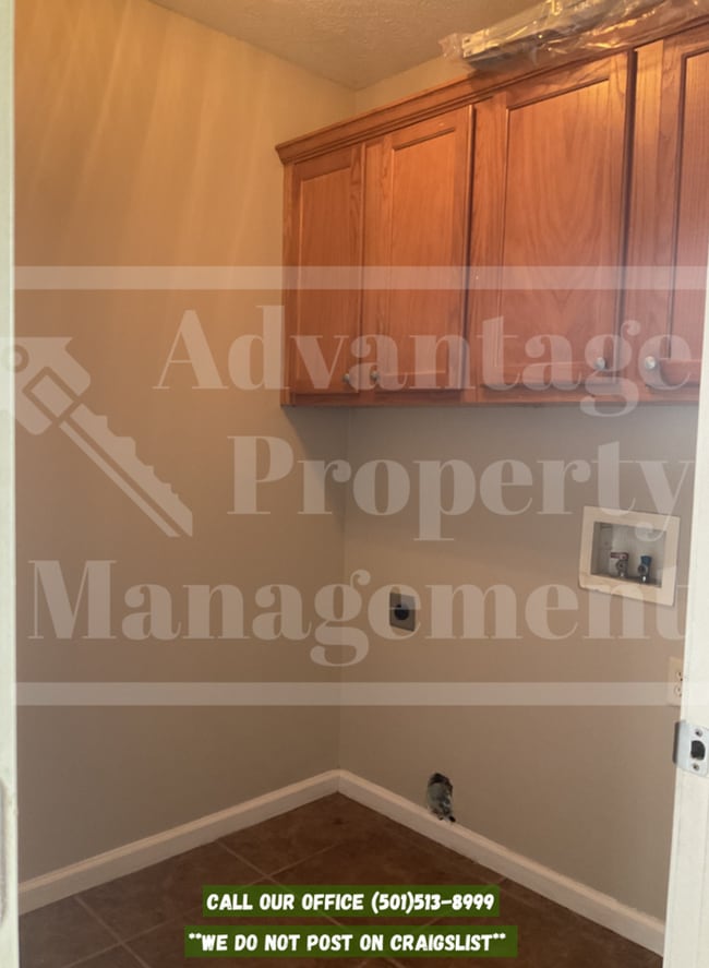 Building Photo - 910 Brownstone Dr