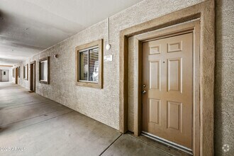 Building Photo - 920 E Devonshire Ave