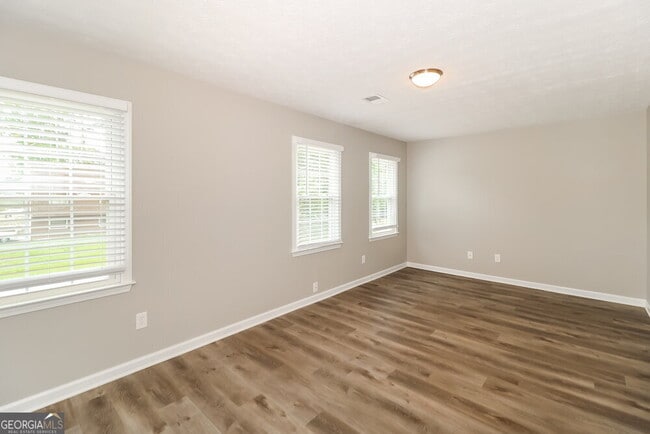 Foto del edificio - 3070 Revere Cir