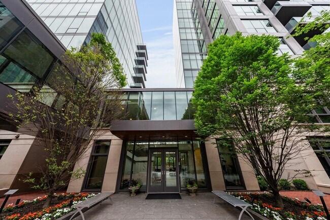 Foto del edificio - 250 W Spring St