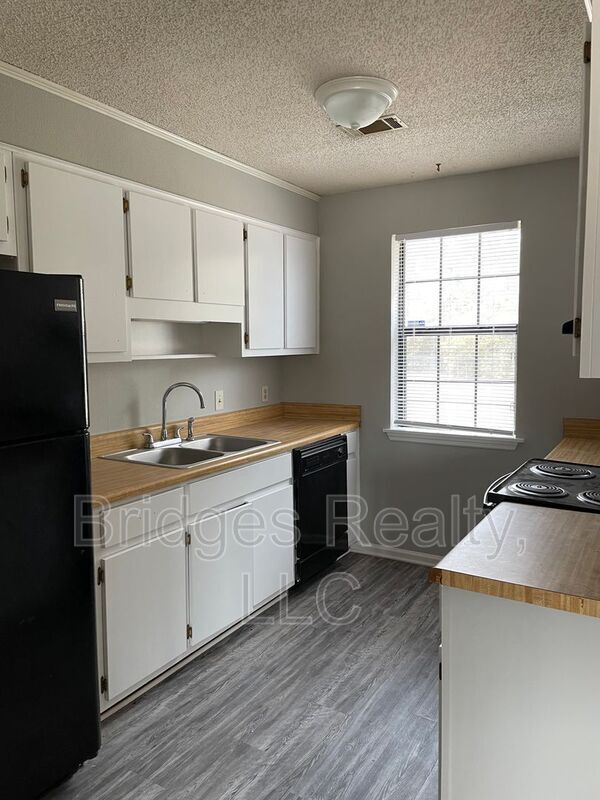 Building Photo - 2413 Patiller Rd