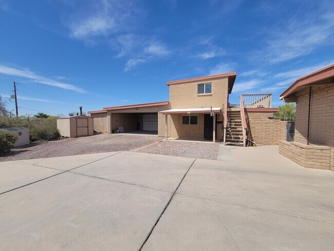Foto del edificio - 3810 W Ironwood Hill Dr
