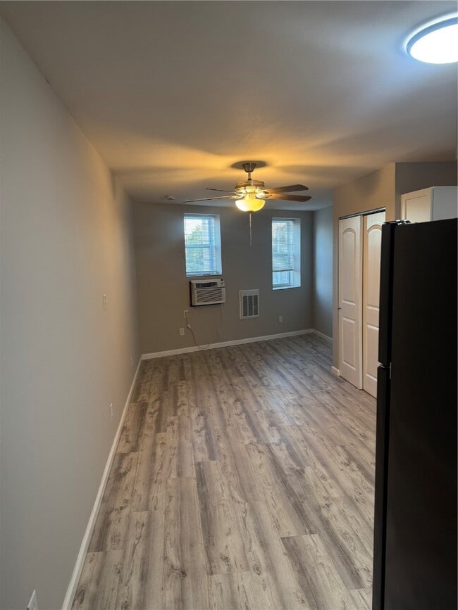 Building Photo - 3679 S Broadway