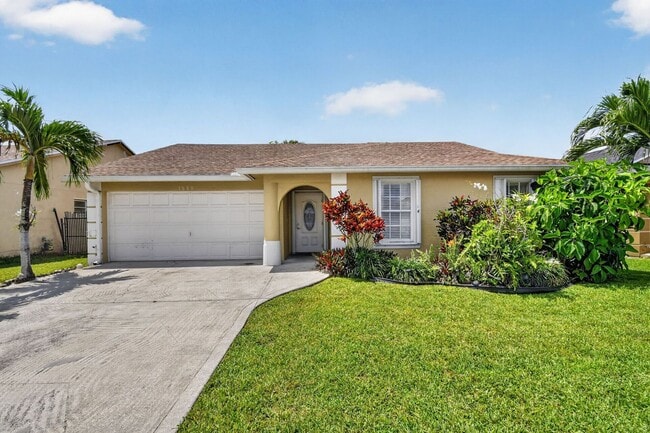 Sophisticated 3BD/2BA Single-Family Home in the Heart of Greenacres Gated Community - Sophisticated 3BD/2BA Single-Family Home in the Heart of Greenacres Gated Community
