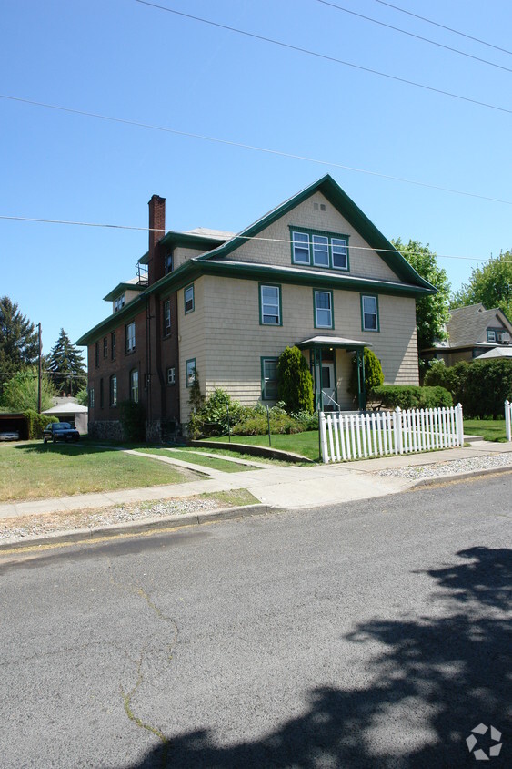 Building Photo - 1414-1418 N Lincoln St