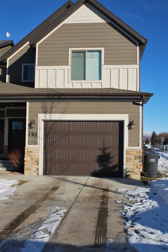 193 E 200 S, Kamas, UT 84036 Townhome Rentals in Kamas UT