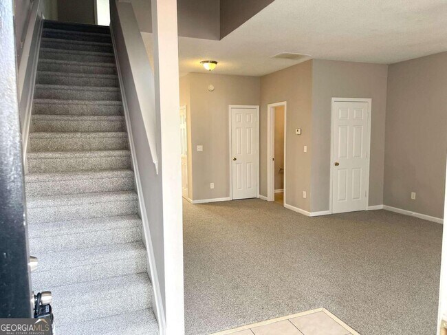 Building Photo - 2314 Nicole Dr