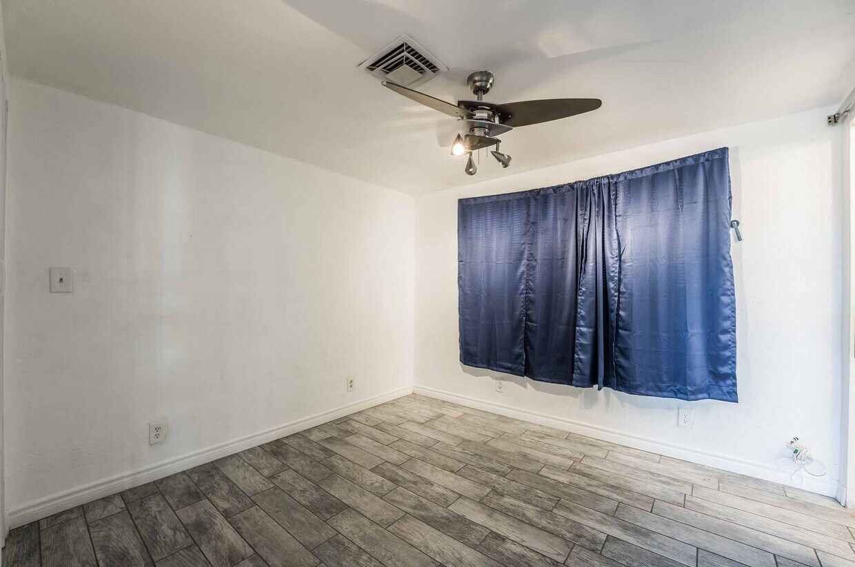 Foto principal - Carson Ave