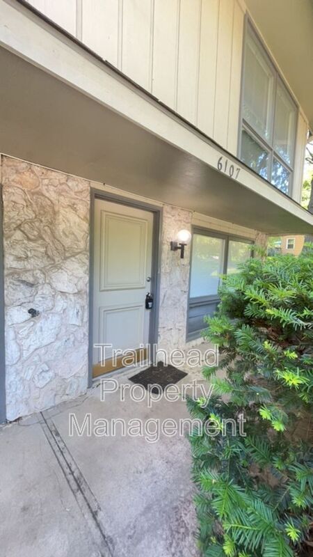 Foto del edificio - 6107 N Broadway