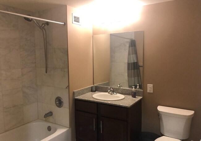 Baño - 110 Somerset St Unit 2109
