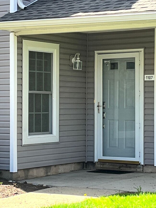 Building Photo - Beautiful 2 Bd / 1 Bth Condo in Council Rock