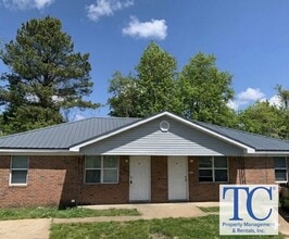 Building Photo - 34-36-36 Lennon Cove