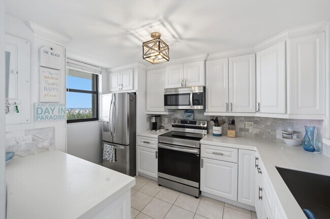 Foto del edificio - 9940 S Ocean Dr