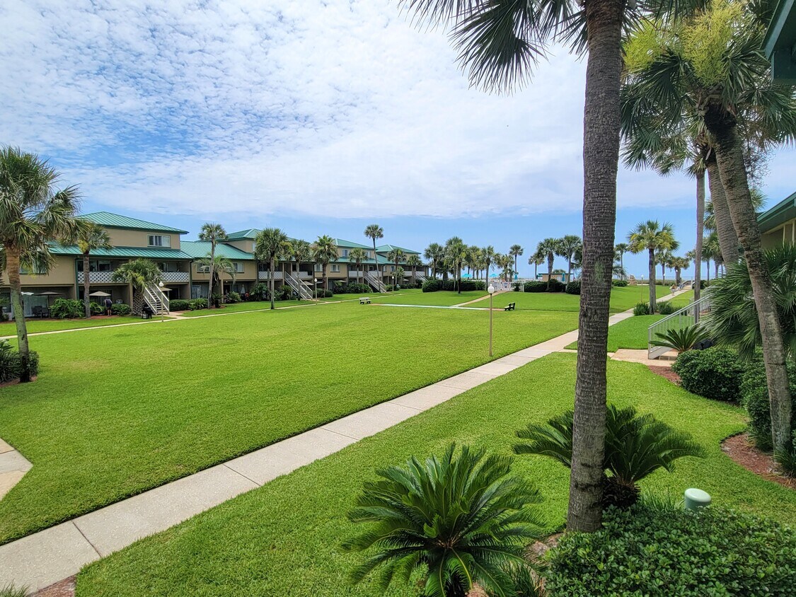 Building Photo - 1530 Miracle Strip Pky SE