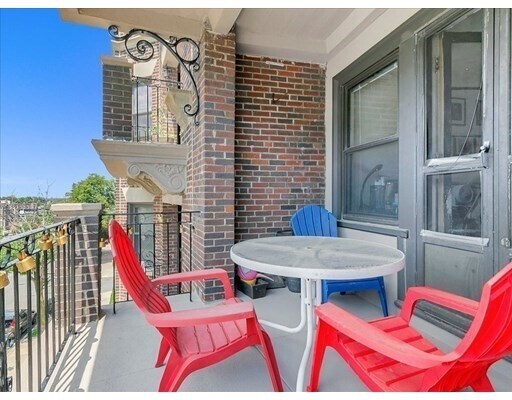 Foto del edificio - 1472 Commonwealth Ave