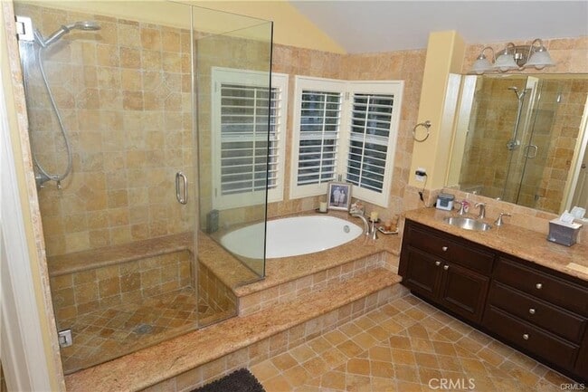 Building Photo - 1 Bell Vista