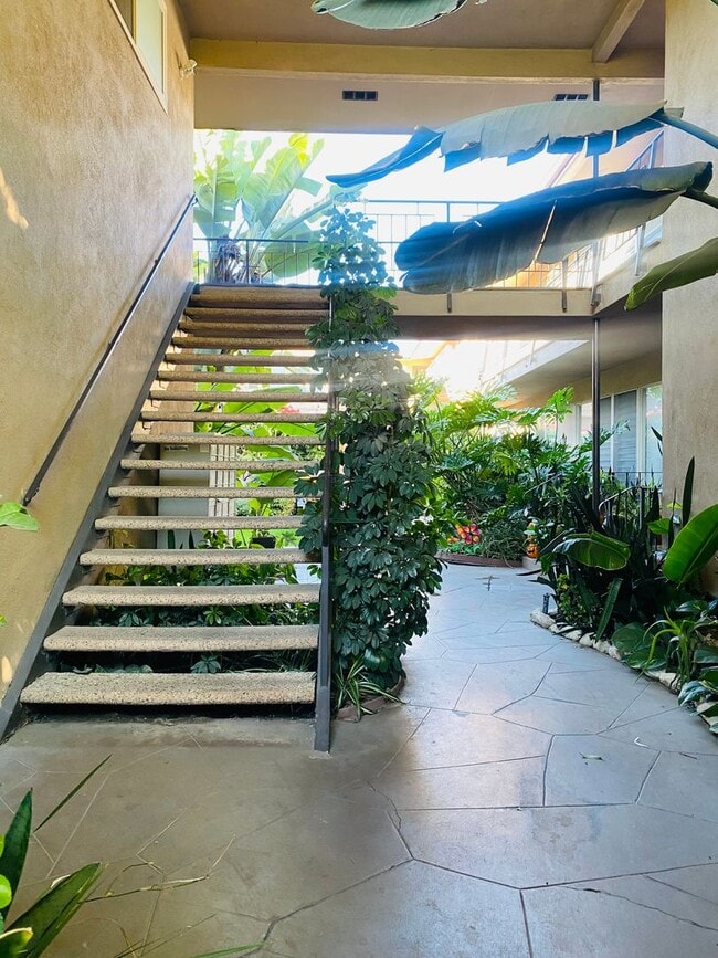 Building Photo - Beautiful 2 Bedroom Condo In Long Beach