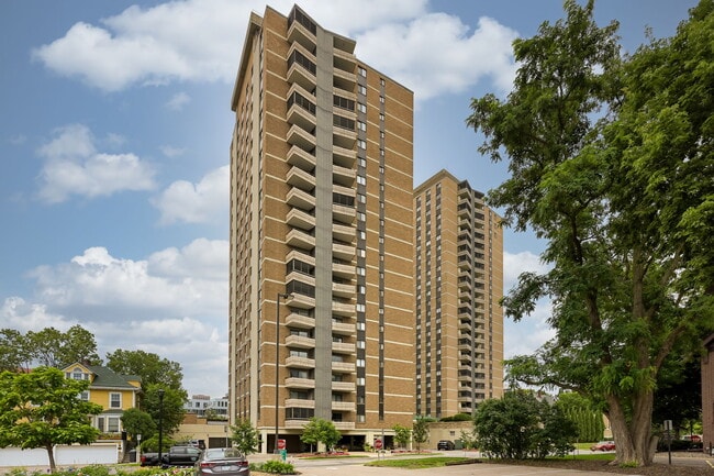 Foto del edificio - 410 Groveland Ave