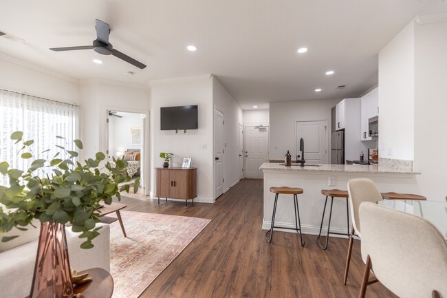 Foto del edificio - 92West