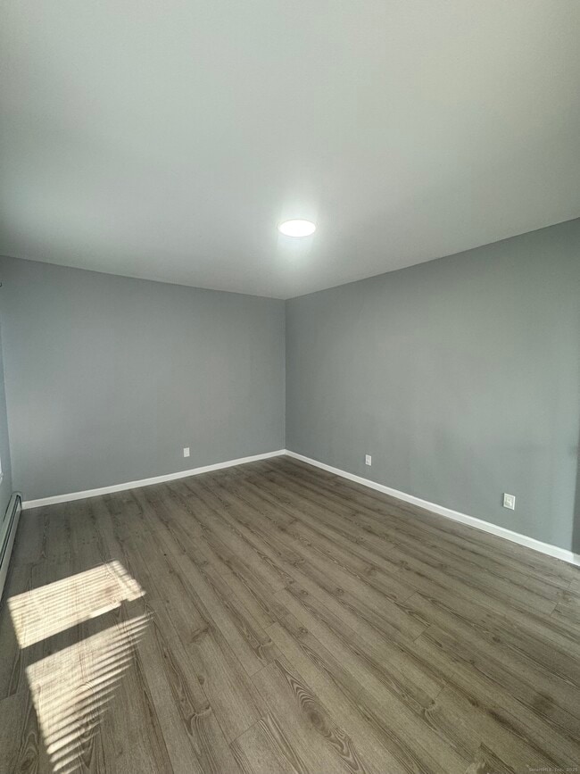 Building Photo - 290 Orange St