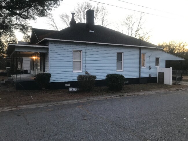 Foto del edificio - 1111 N George St