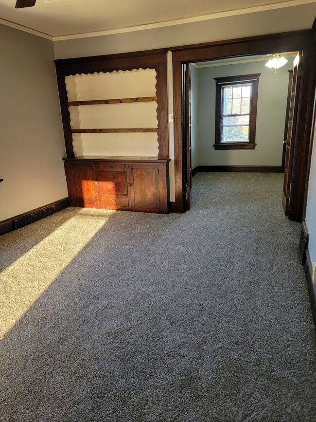 Building Photo - 2130 S 15th St