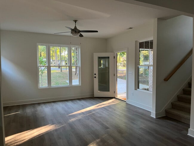 Building Photo - 432 Bluegrass Ave