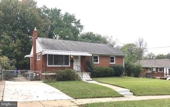 Building Photo - 12707 Robindale Dr