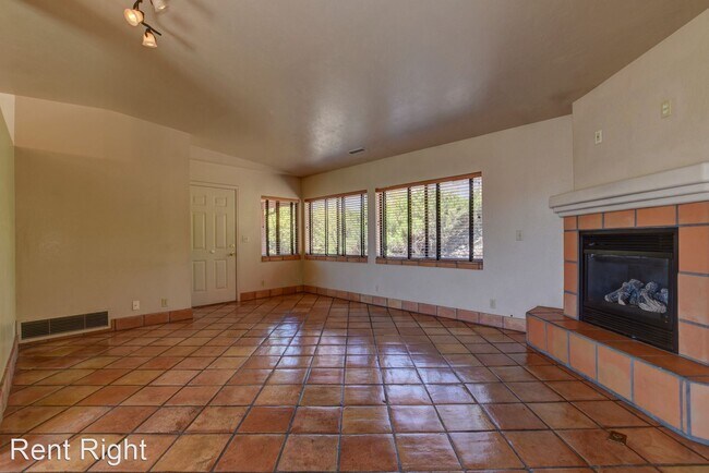 Building Photo - 3 br, 2 bath House - 1811 Short Line Lane