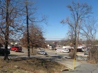 Building Photo - 1065 N Lindell Ave