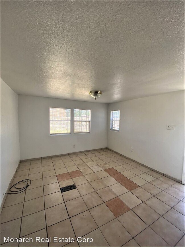 Foto del edificio - 825 Parkview Dr