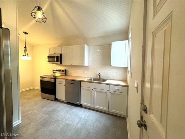 Foto del edificio - 3912 Whitman Ave
