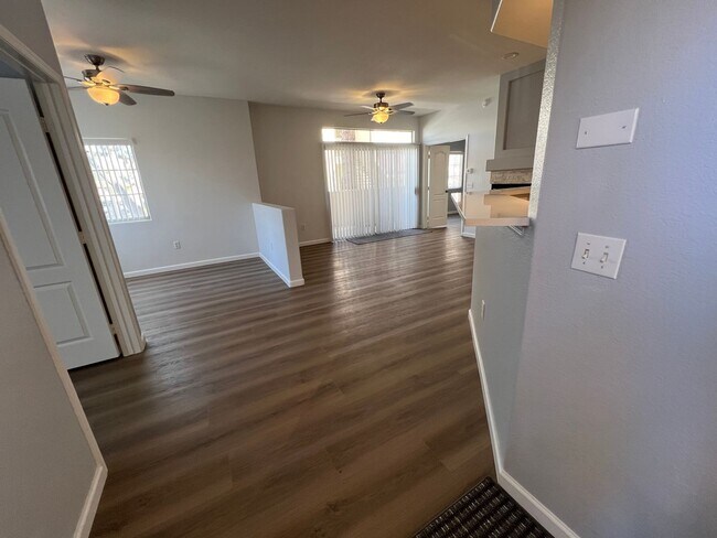 Building Photo - Newly Remodeled! THIS IS A MUST SEE!