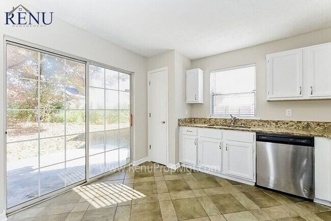 Foto del edificio - Available Now! 3 Beds & 2.5 Baths!