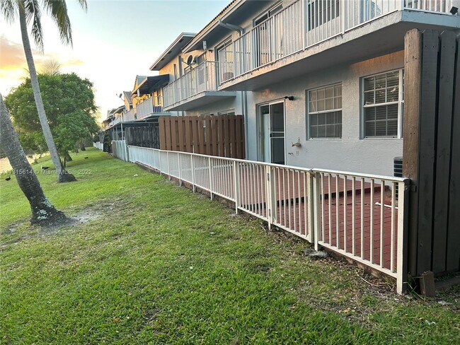 Foto del edificio - 7090 NW 173rd Dr