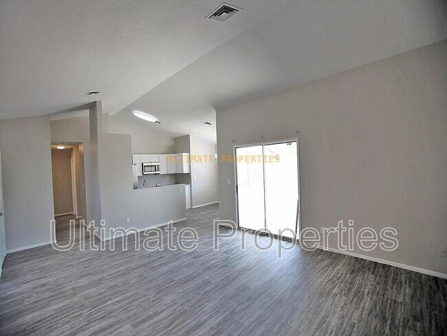 Foto del edificio - 7628 W Hazelwood St