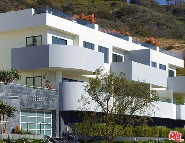 Foto del edificio - 22065 Pacific Coast Hwy
