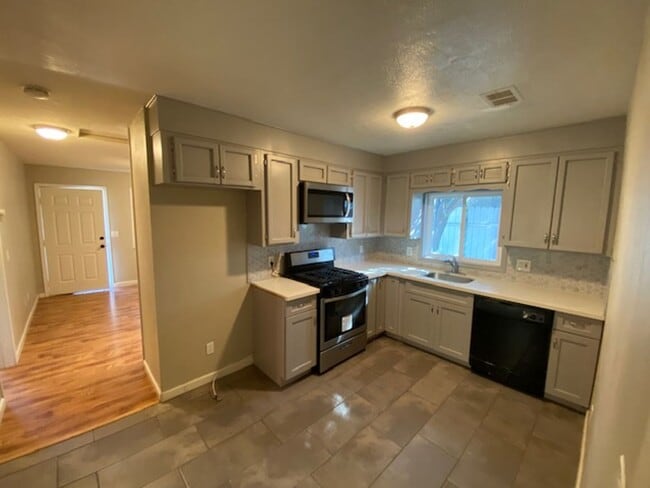 Photo - 2297 Beaumont St Townhome