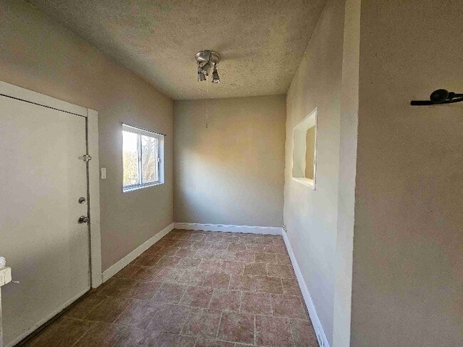 Building Photo - 75 Craighead St
